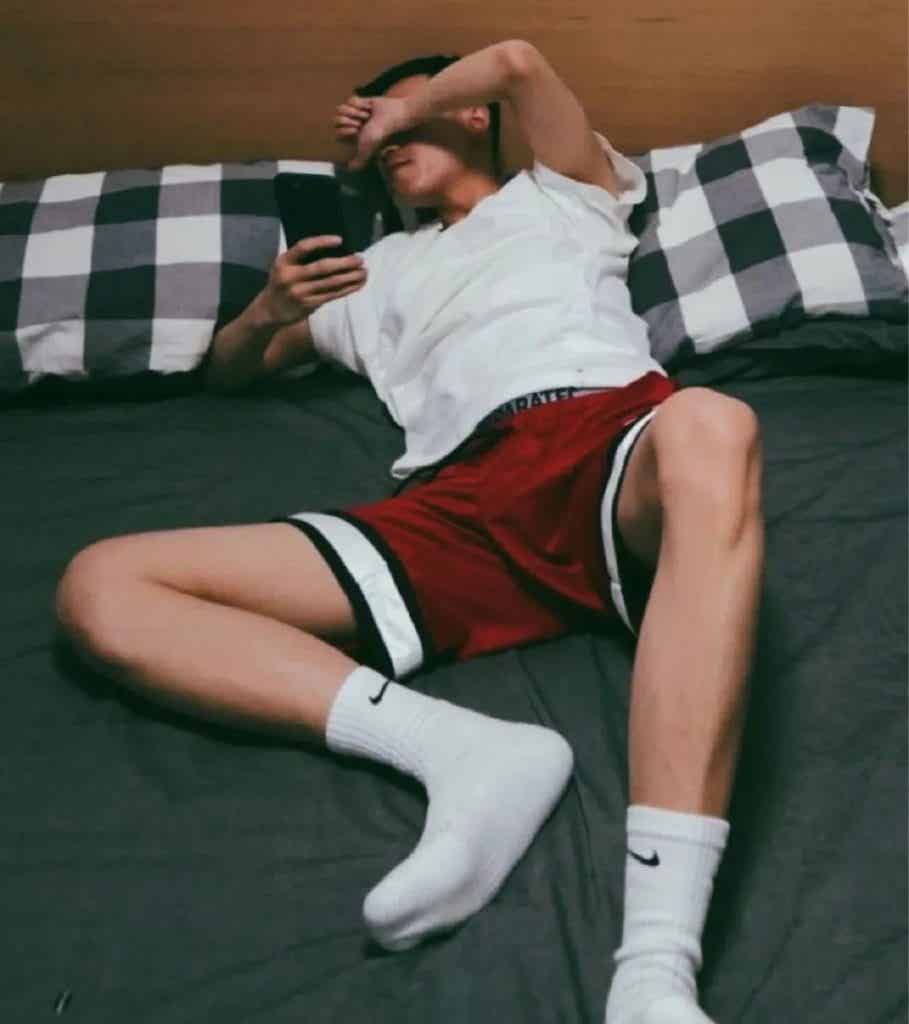 精瘦薄肌小哥哥，全面开启对你的诱惑！