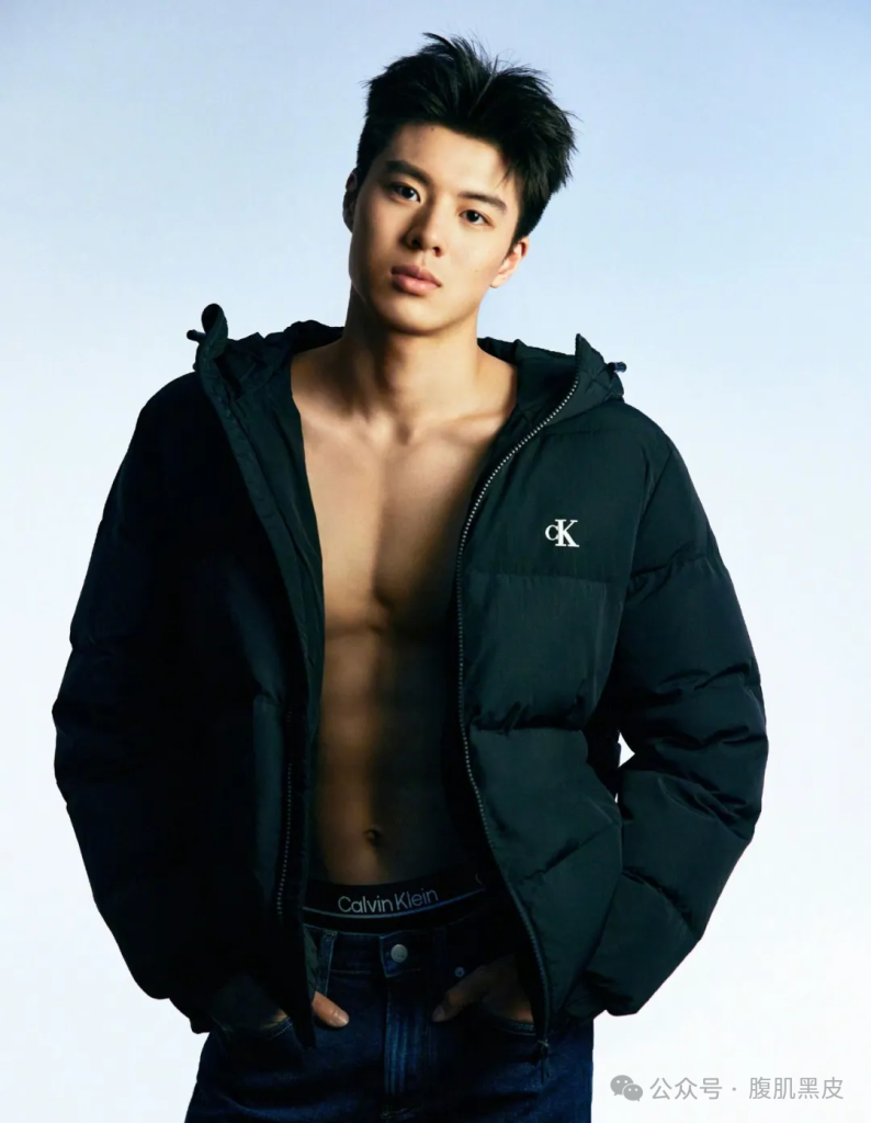 23 游泳健将张翼祥拍摄 CK 内裤，实力不输宁泽涛