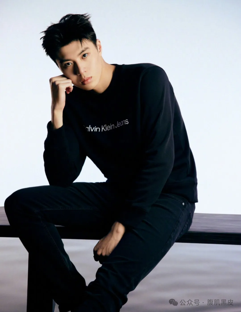 23 游泳健将张翼祥拍摄 CK 内裤，实力不输宁泽涛