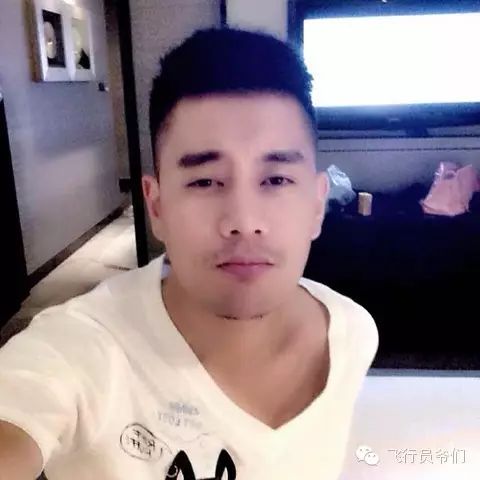 霸道总裁硬汉晒生活,你造他平时是怎样吗? 霸道总裁硬汉晒生活,你造他平时是怎样吗?