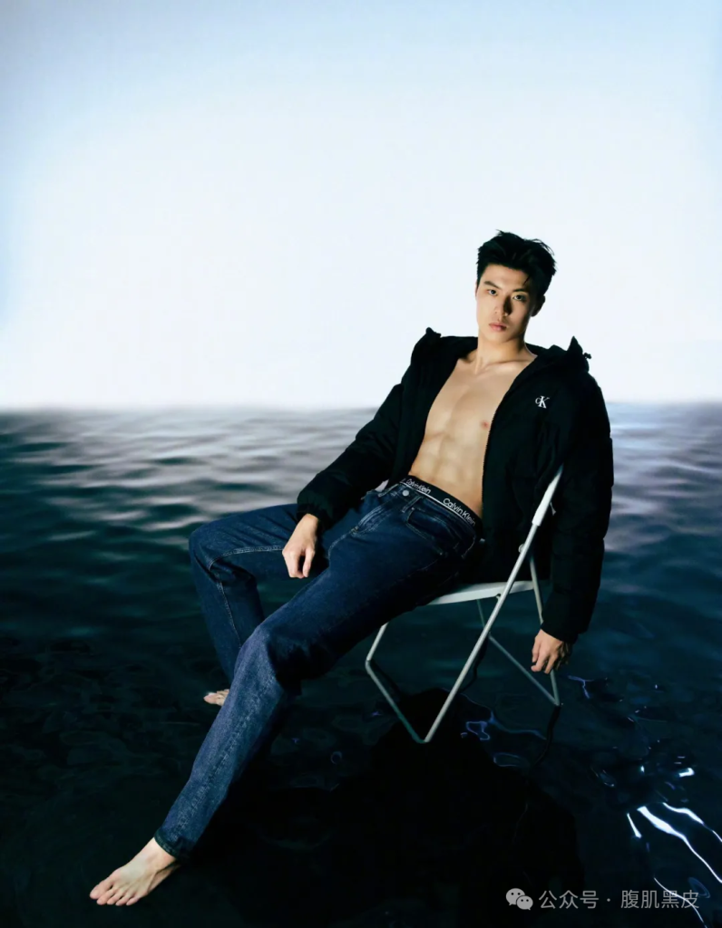 23 游泳健将张翼祥拍摄 CK 内裤，实力不输宁泽涛