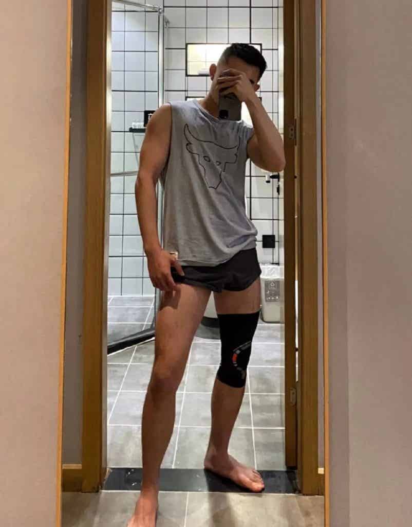 高颜值帅气肌肉男孩，胸肌非常诱惑！