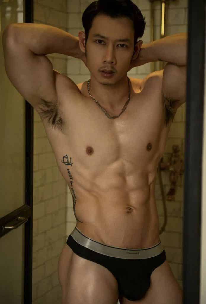 高颜值帅气肌肉男孩，胸肌非常诱惑！