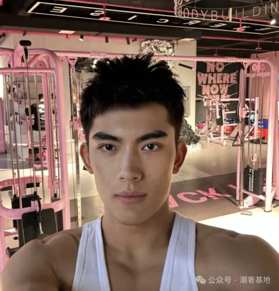 00 后黑皮体育生长腿 191CM 大弟弟