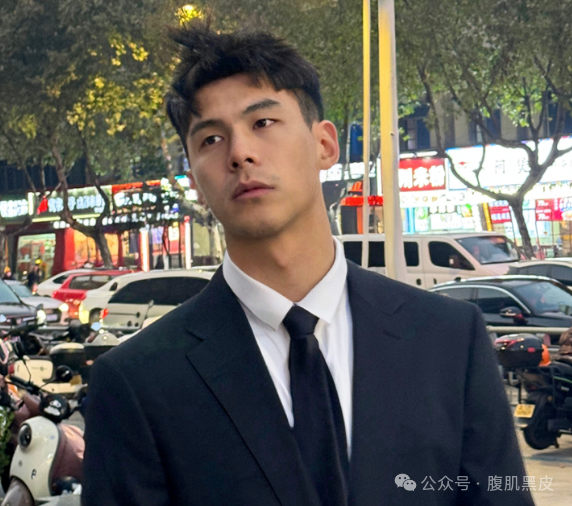 一周帅哥精选:7 月第三季 一周帅哥精选:7 月第三季