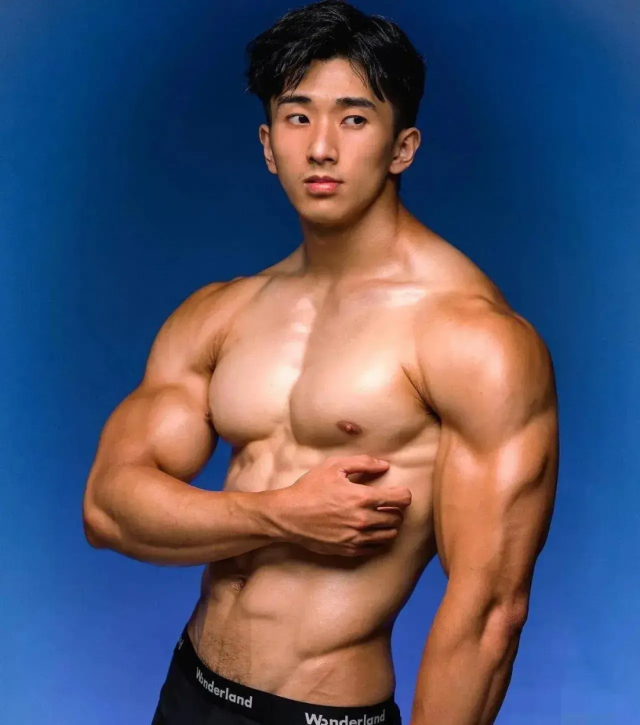 大大大实力 26 肌肉私教，手臂肌肉撑爆衫了