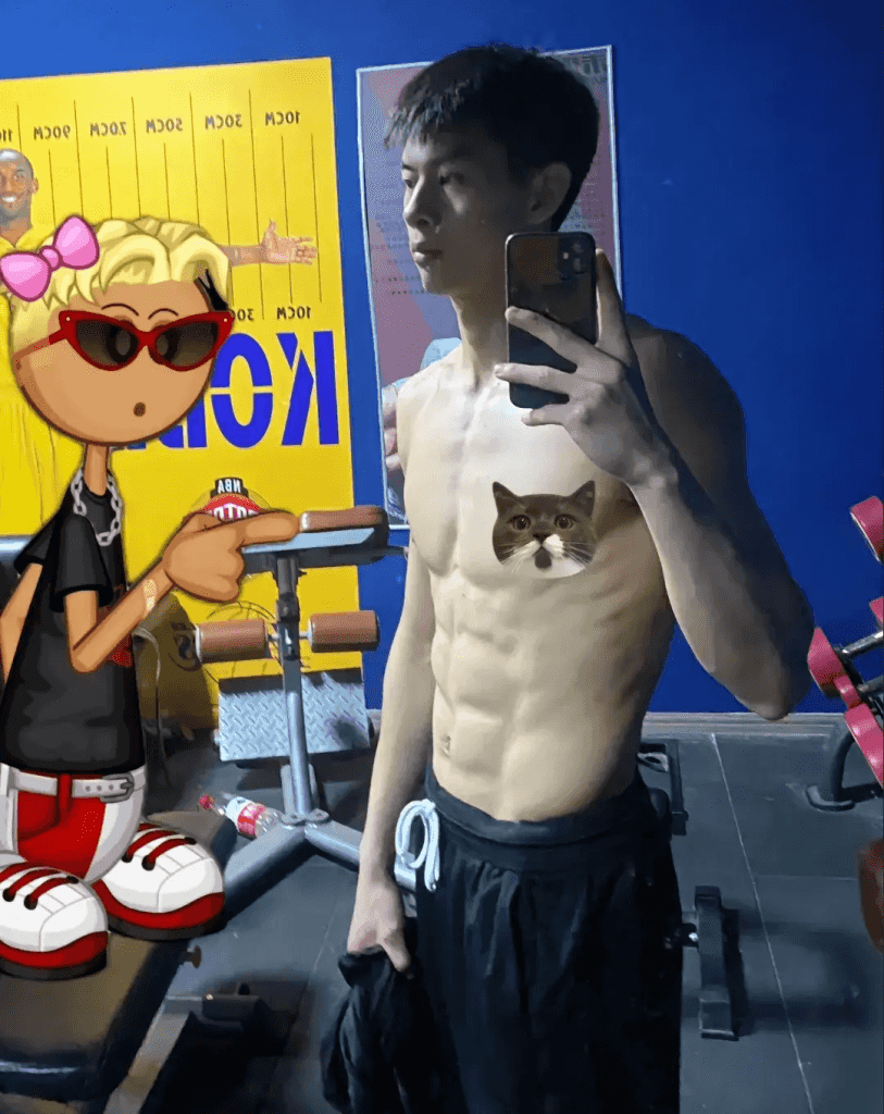 操场上 19 的篮球腹肌帅哥，感受荷尔蒙气息