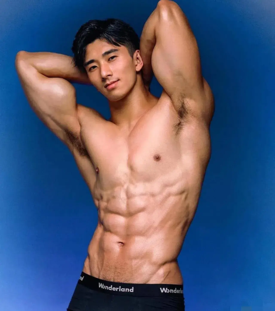 大大大实力 26 肌肉私教，手臂肌肉撑爆衫了