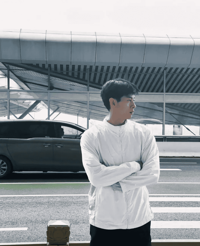 操场上 19 的篮球腹肌帅哥，感受荷尔蒙气息