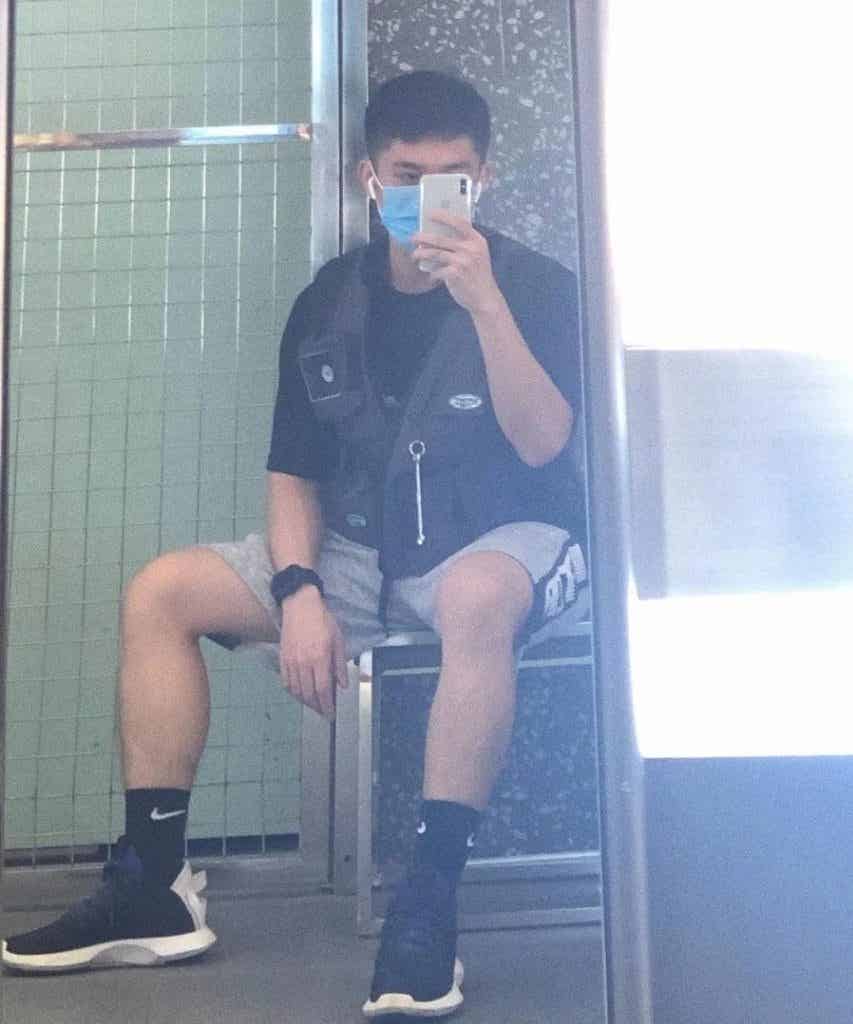 高颜值帅气肌肉男孩，胸肌非常诱惑！