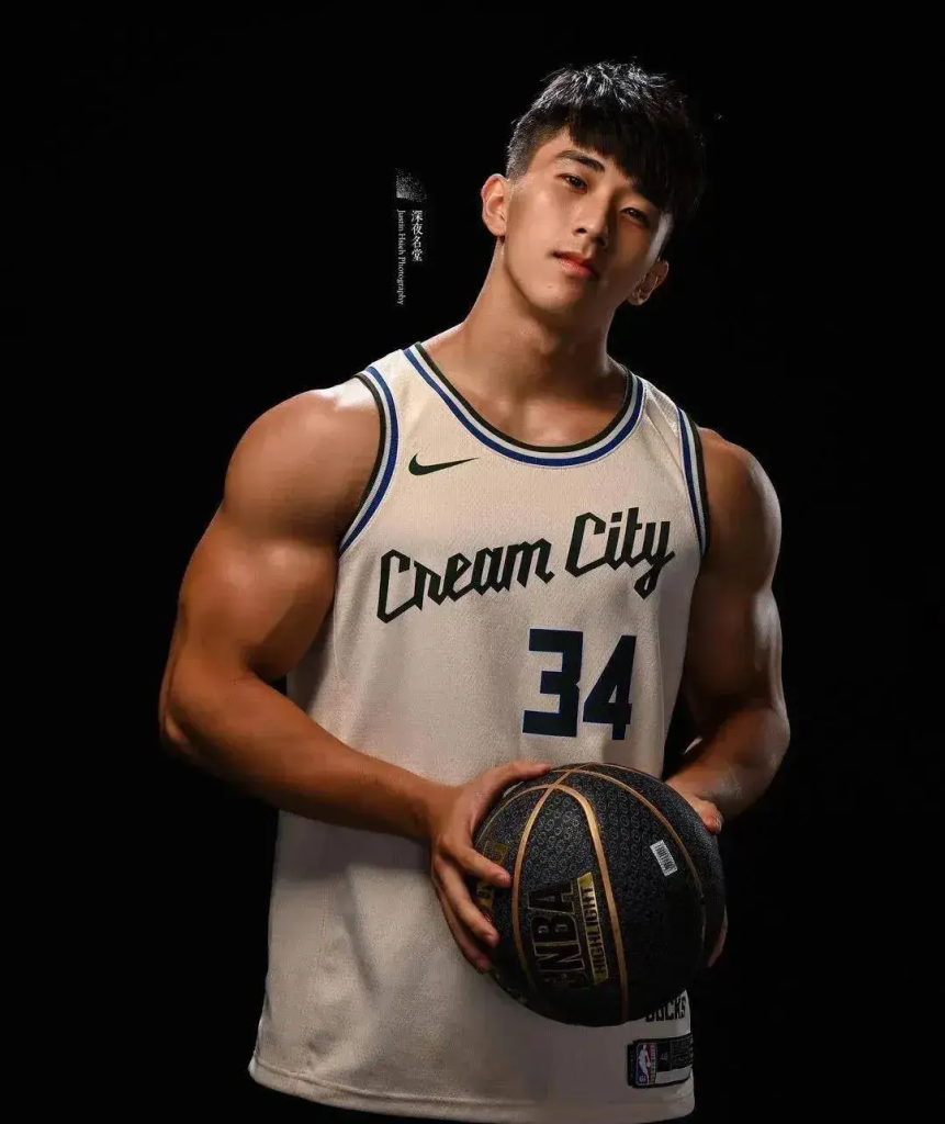 大大大实力 26 肌肉私教，手臂肌肉撑爆衫了