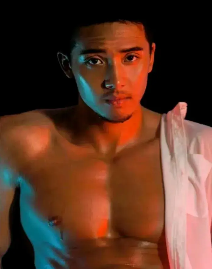 肌肉网红祝万成 29 退伍后实力超强,丛林野性十足 肌肉网红祝万成 29 退伍后实力超强,丛林野性十足