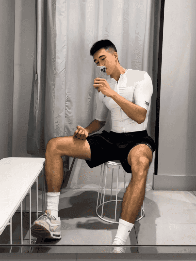 大长腿 192 浓毛体育生，直播白袜性感又迷人