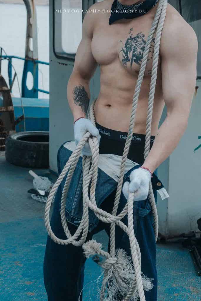 宝藏摄影师 诱惑满满 纯欲天花板 这样的腹肌体育生馋哭多少人