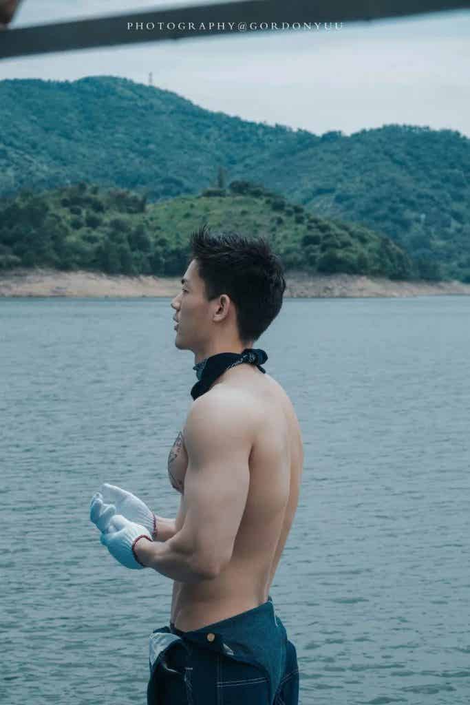 宝藏摄影师 诱惑满满 纯欲天花板 这样的腹肌体育生馋哭多少人