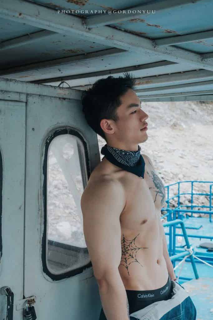 宝藏摄影师 诱惑满满 纯欲天花板 这样的腹肌体育生馋哭多少人