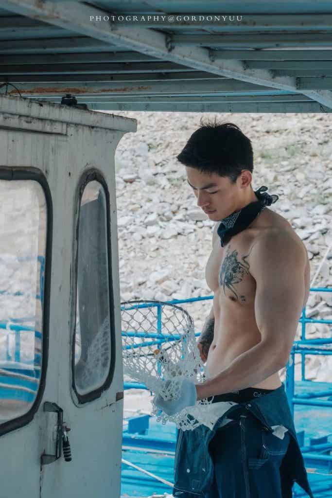 宝藏摄影师 诱惑满满 纯欲天花板 这样的腹肌体育生馋哭多少人