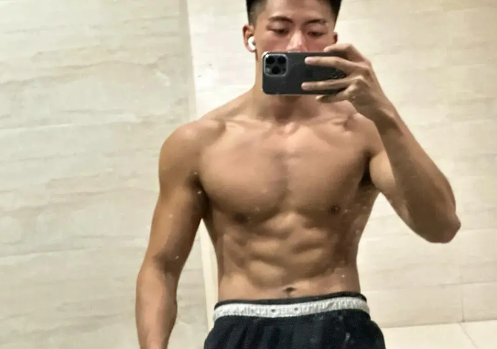 成都 25 大胸肌腹肌超帅的黑皮体育生