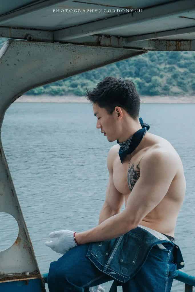 宝藏摄影师 诱惑满满 纯欲天花板 这样的腹肌体育生馋哭多少人