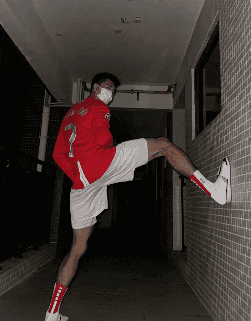 大长腿 192 浓毛体育生，直播白袜性感又迷人