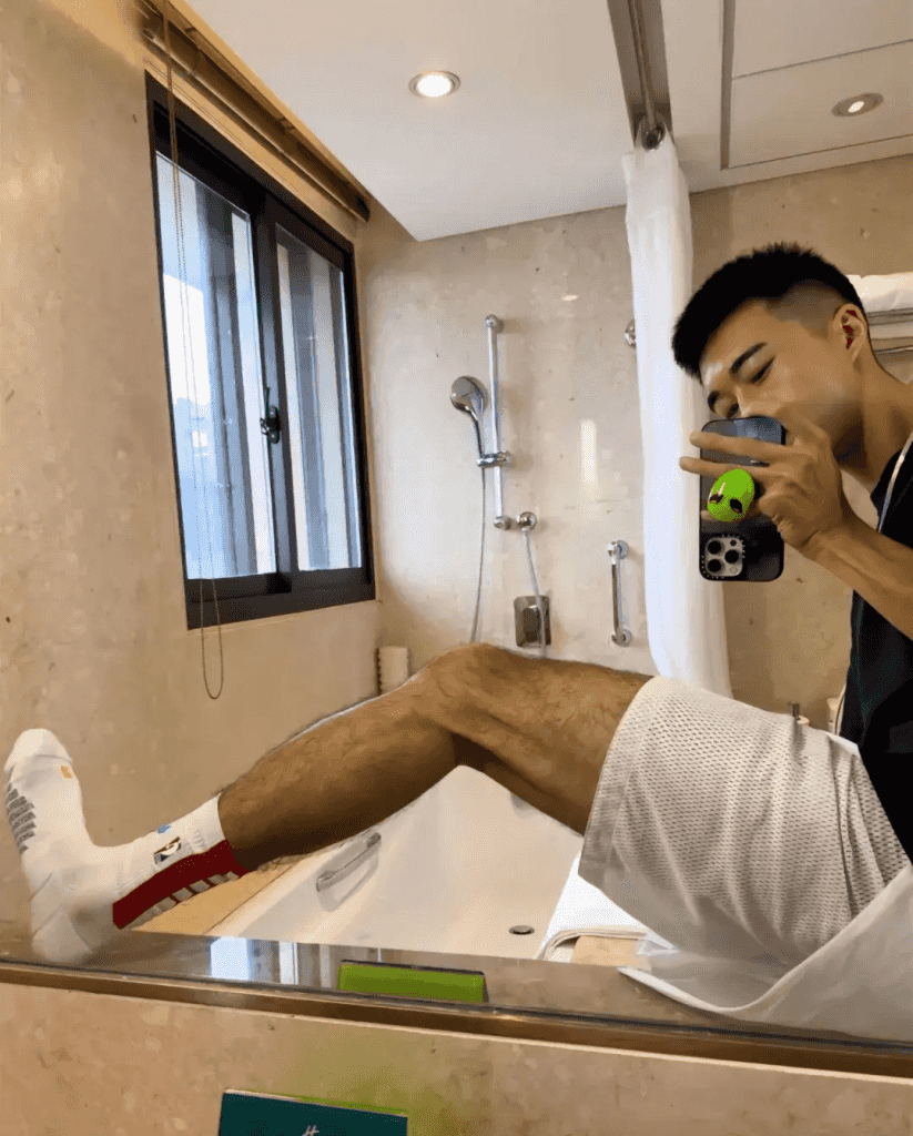 大长腿 192 浓毛体育生，直播白袜性感又迷人