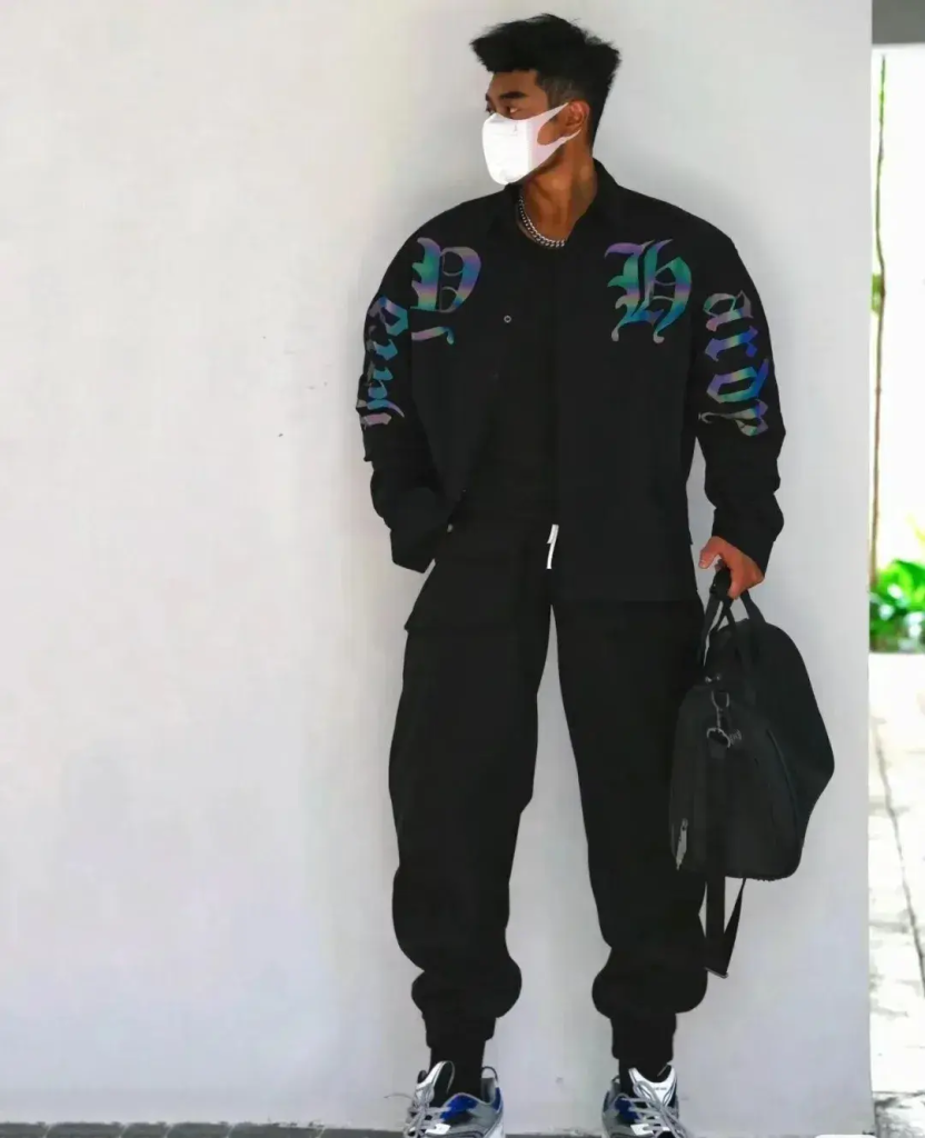 白袜衬衫撑爆硬控帅哥,太有男子气概了! 白袜衬衫撑爆硬控帅哥,太有男子气概了!