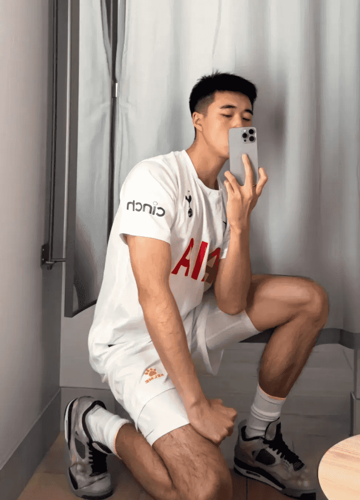 大长腿 192 浓毛体育生，直播白袜性感又迷人