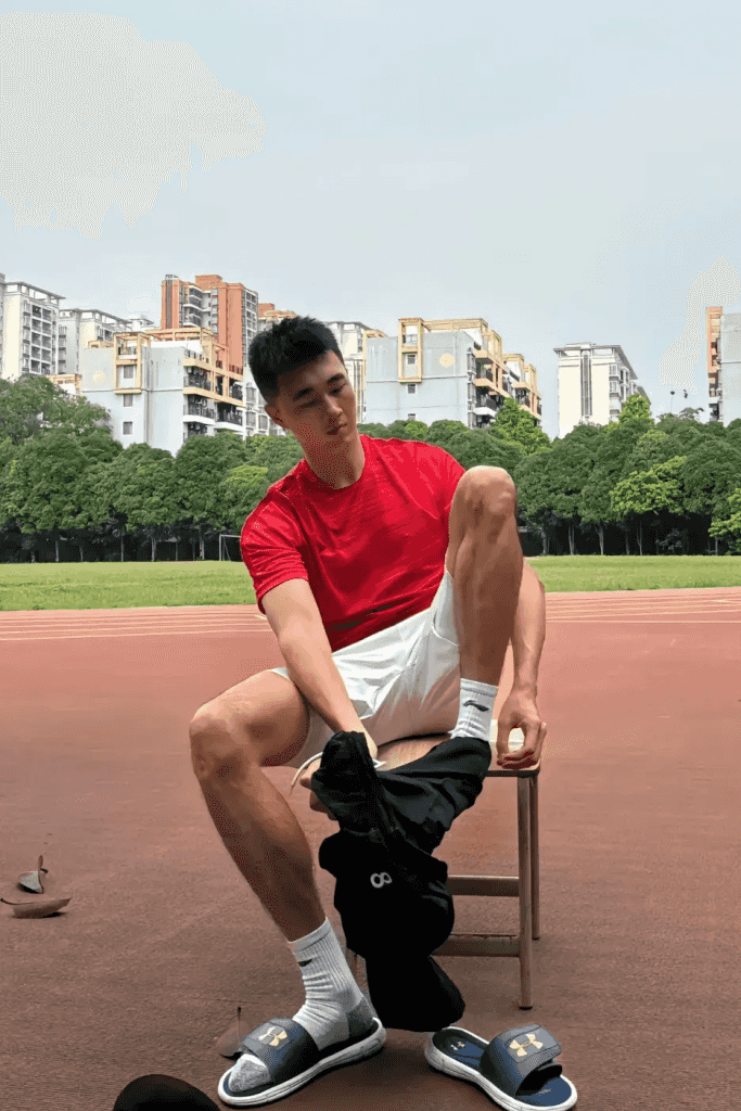 大长腿 192 浓毛体育生，直播白袜性感又迷人