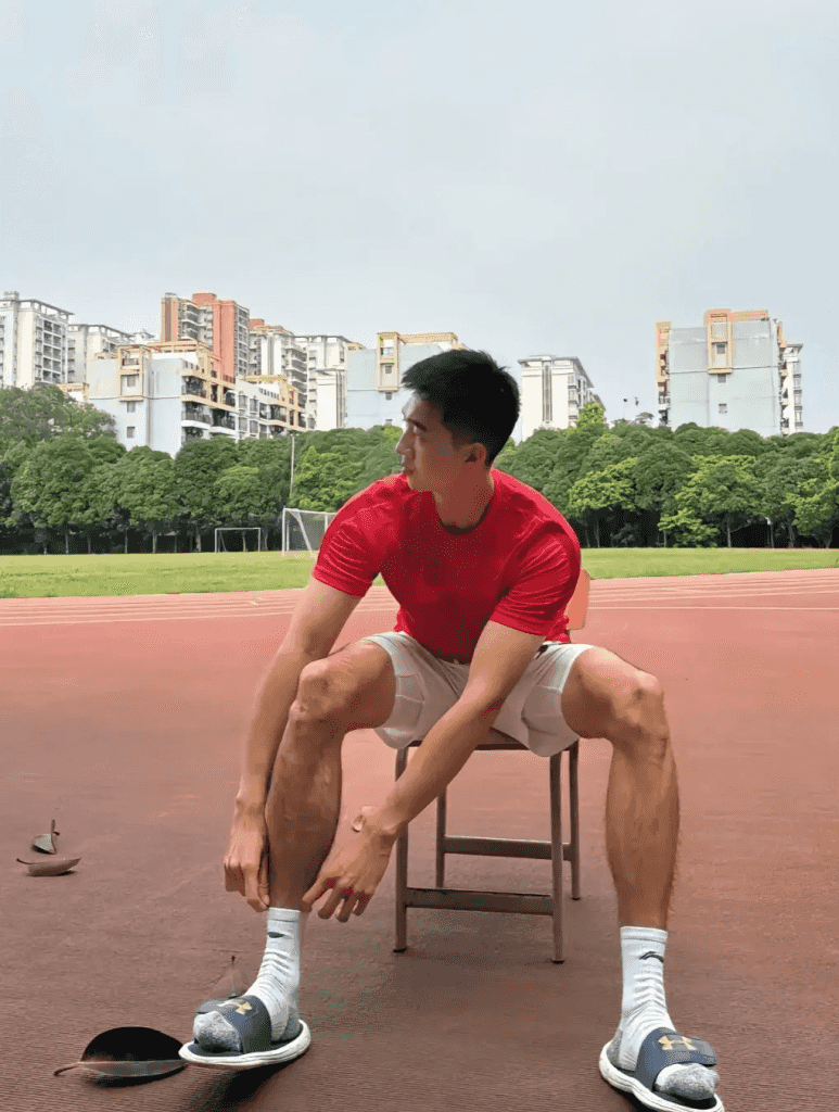 大长腿 192 浓毛体育生，直播白袜性感又迷人