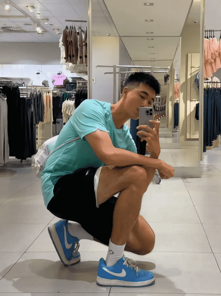 大长腿 192 浓毛体育生，直播白袜性感又迷人