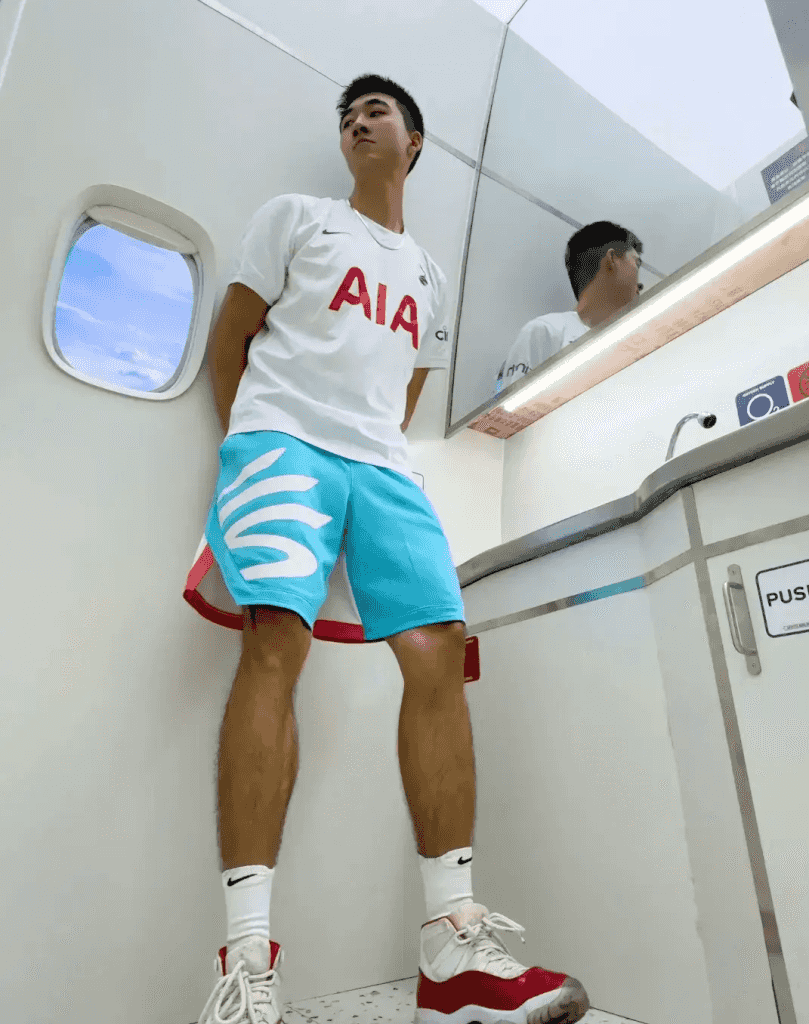 大长腿 192 浓毛体育生，直播白袜性感又迷人