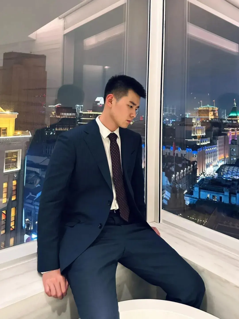 上海 193cm 西装帅哥，想恋爱的感觉