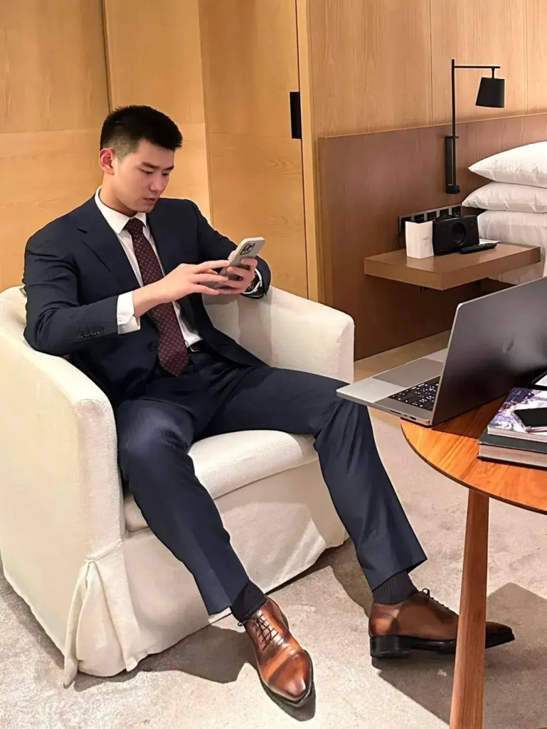 上海 193cm 西装帅哥，想恋爱的感觉