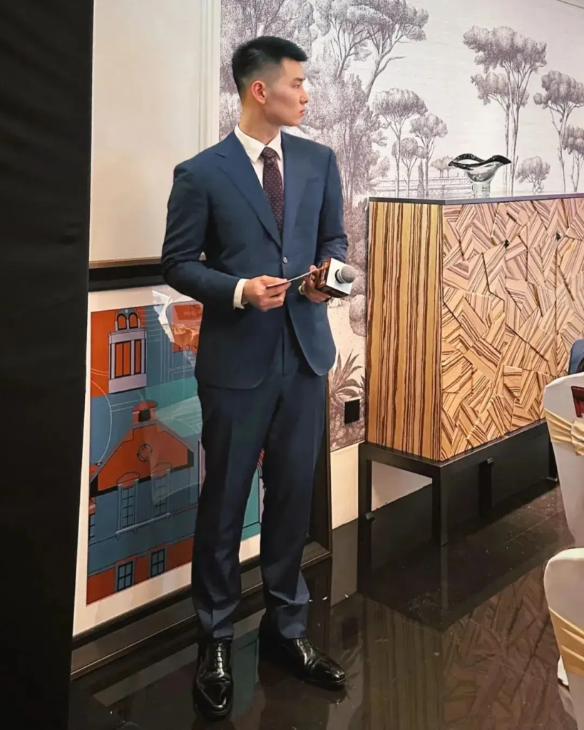 上海 193cm 西装帅哥，想恋爱的感觉