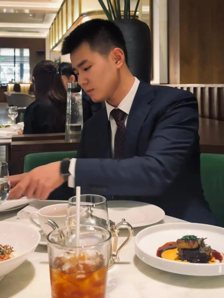 上海 193cm 西装帅哥，想恋爱的感觉