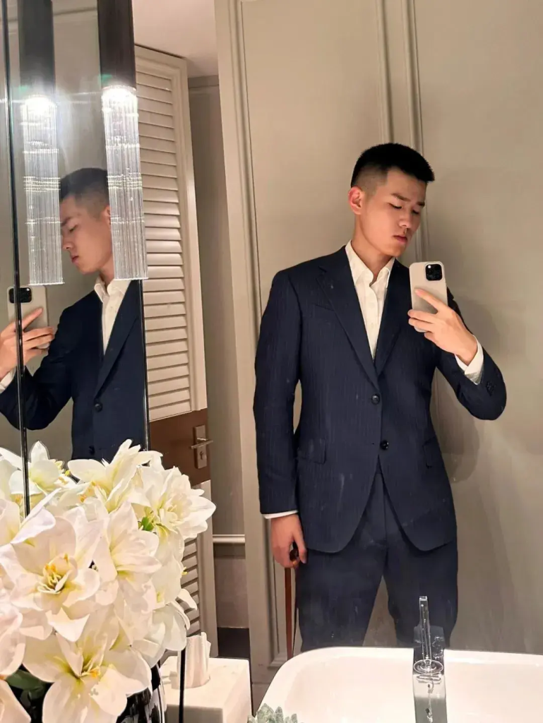 上海 193cm 西装帅哥，想恋爱的感觉