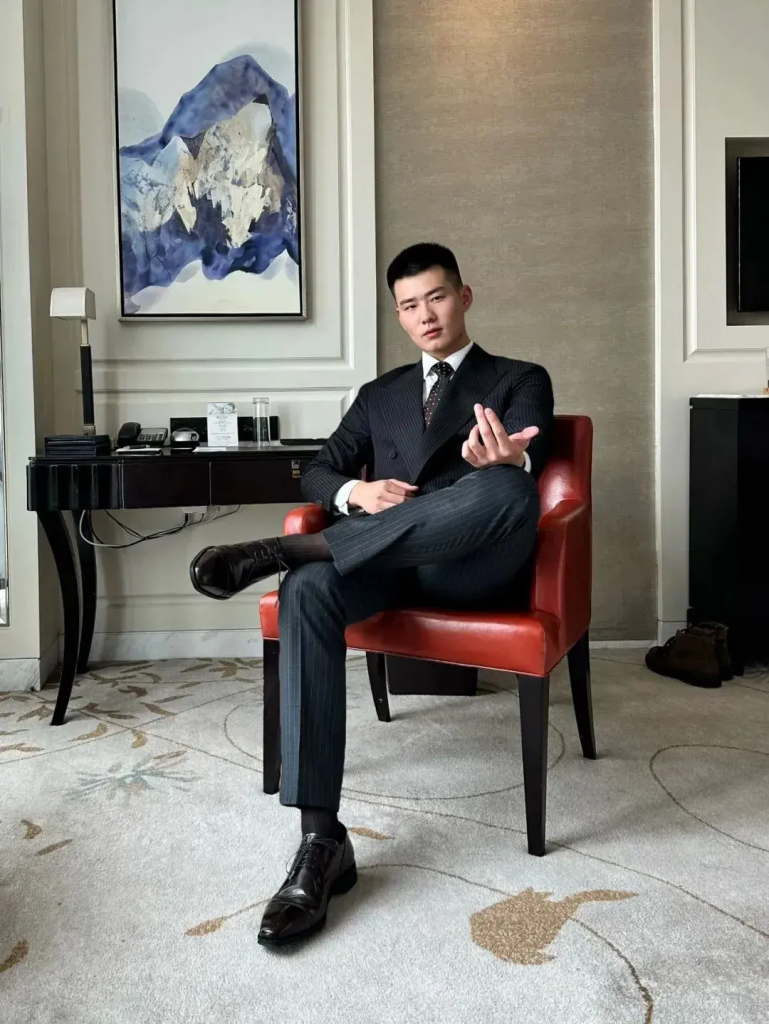 上海 193cm 西装帅哥，想恋爱的感觉