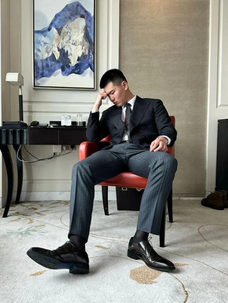 上海 193cm 西装帅哥，想恋爱的感觉