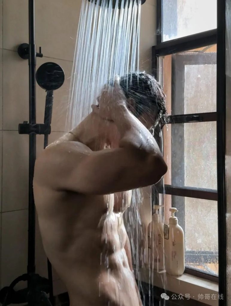 185CM 肌肉健身帅哥，这身材谁不想要?