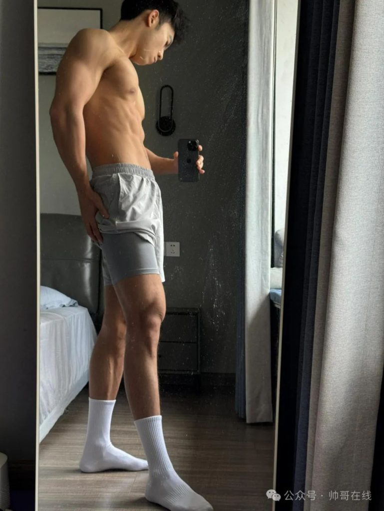 185CM 肌肉健身帅哥，这身材谁不想要?