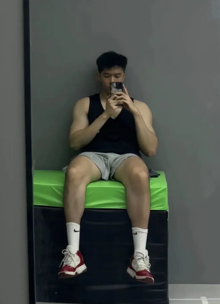 190cm 大长腿弟弟,又高又帅的体育生 190cm 大长腿弟弟,又高又帅的体育生