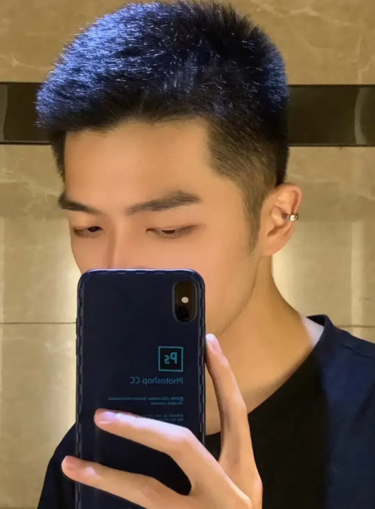 190cm 大长腿弟弟,又高又帅的体育生 190cm 大长腿弟弟,又高又帅的体育生