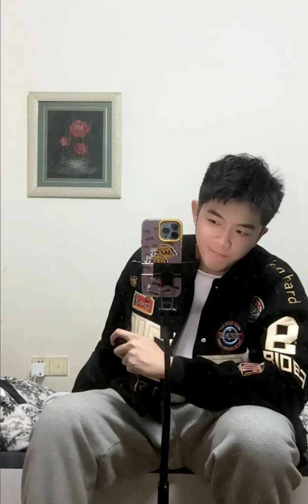 190cm 大长腿弟弟,又高又帅的体育生 190cm 大长腿弟弟,又高又帅的体育生