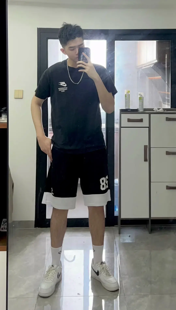 190cm 大长腿弟弟,又高又帅的体育生 190cm 大长腿弟弟,又高又帅的体育生