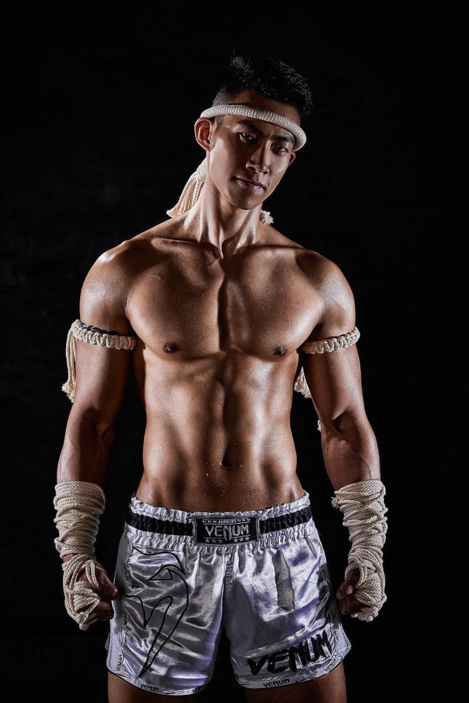 一套禁欲系硬汉硬控凤写真,这实力被制服了 一套禁欲系硬汉硬控凤写真,这实力被制服了