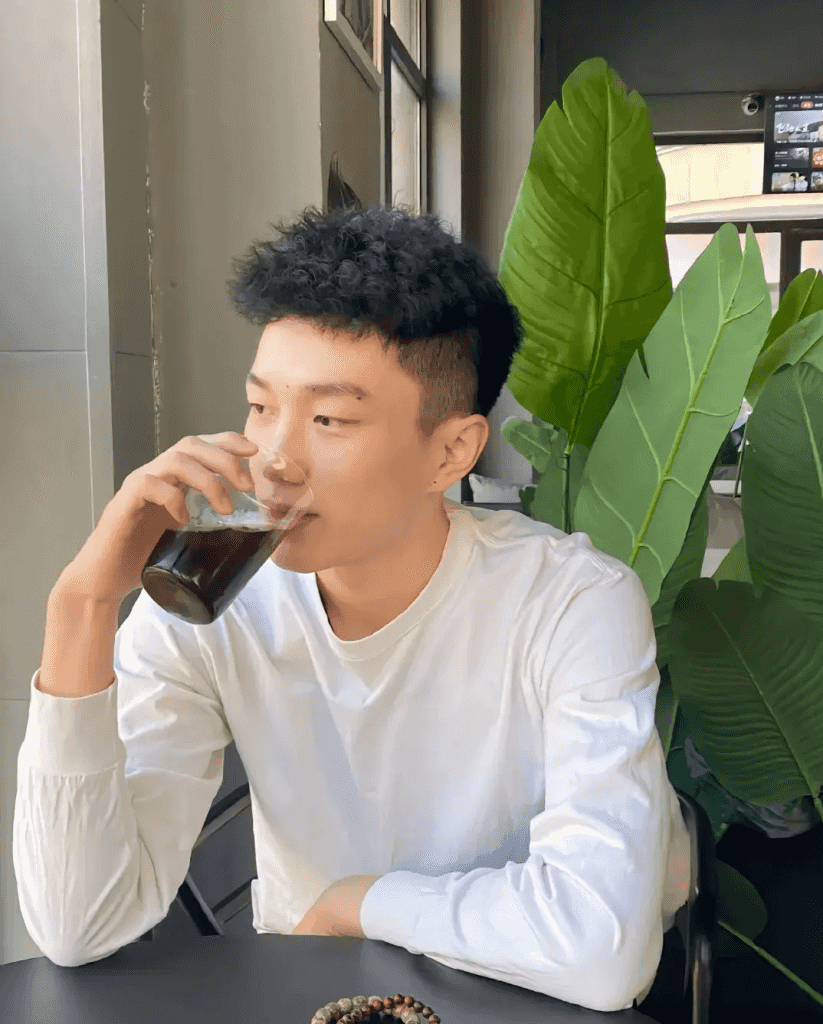 23 的山东大男孩，帅气如彬的体育生