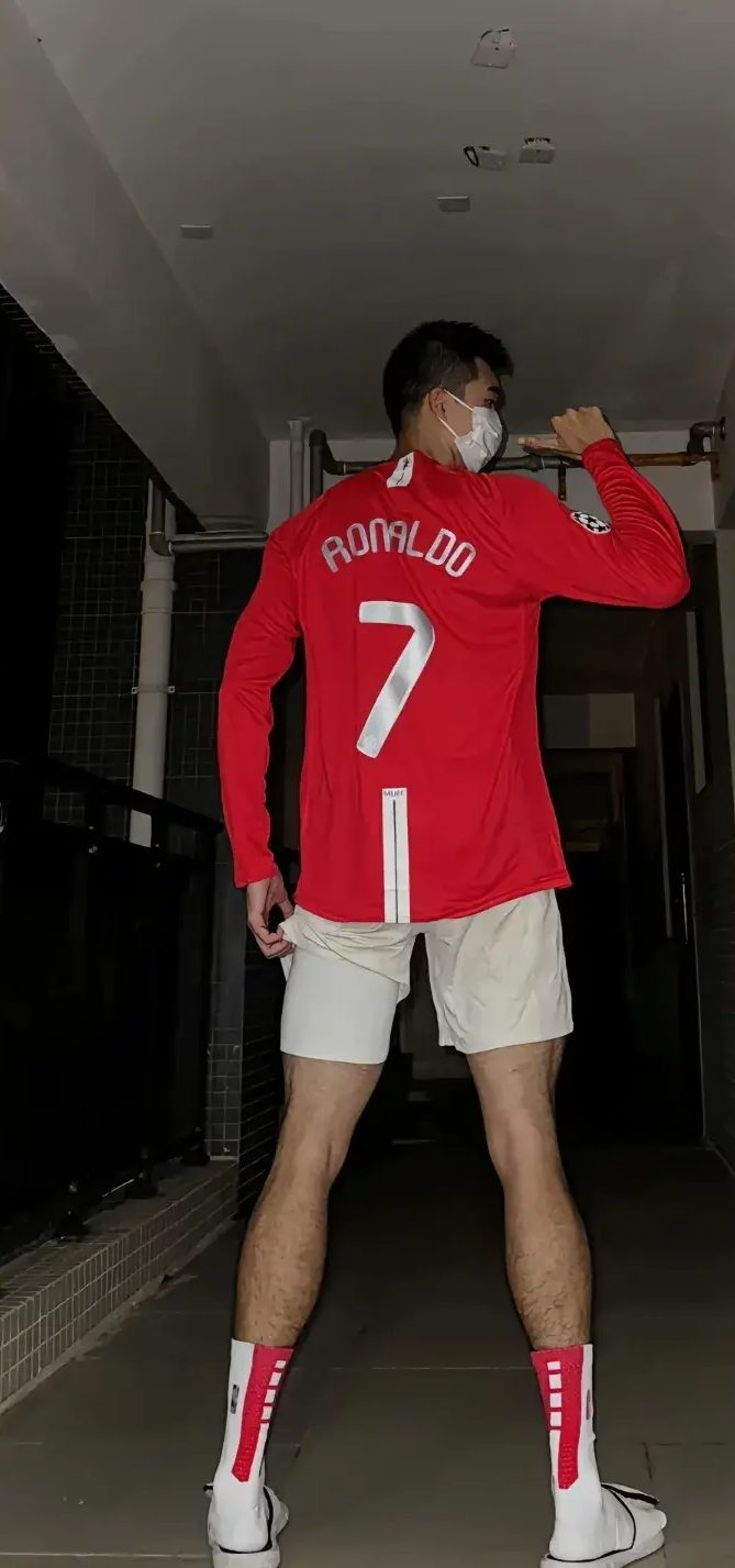 中信建投实习生体育生帅哥拍 Vlog 泄密被辞退 中信建投实习生体育生帅哥拍 Vlog 泄密被辞退