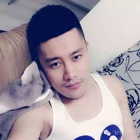 霸道总裁硬汉晒生活，你造他平时是怎样吗？