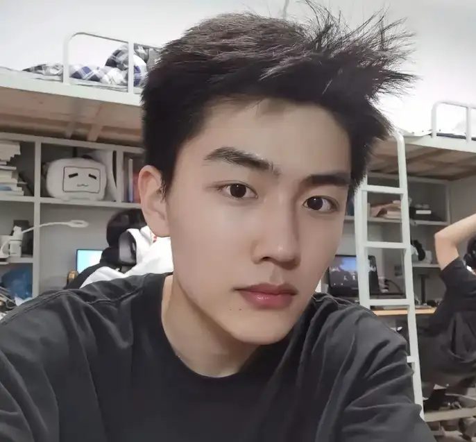 185cm 山东明眸皓齿 22 阳光男孩 185cm 山东明眸皓齿 22 阳光男孩