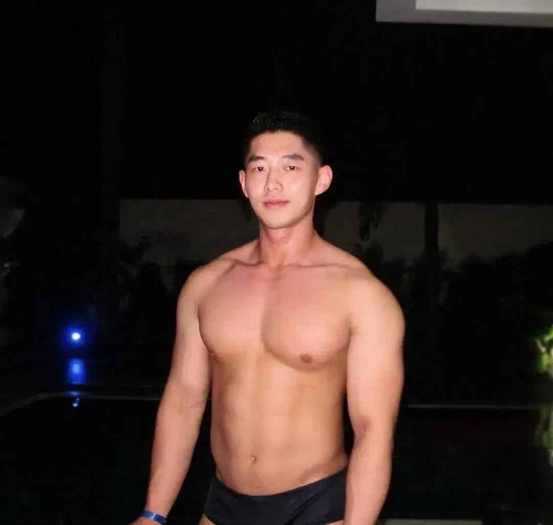 最帅的一对肌肉夫夫情侣，有新欢了！